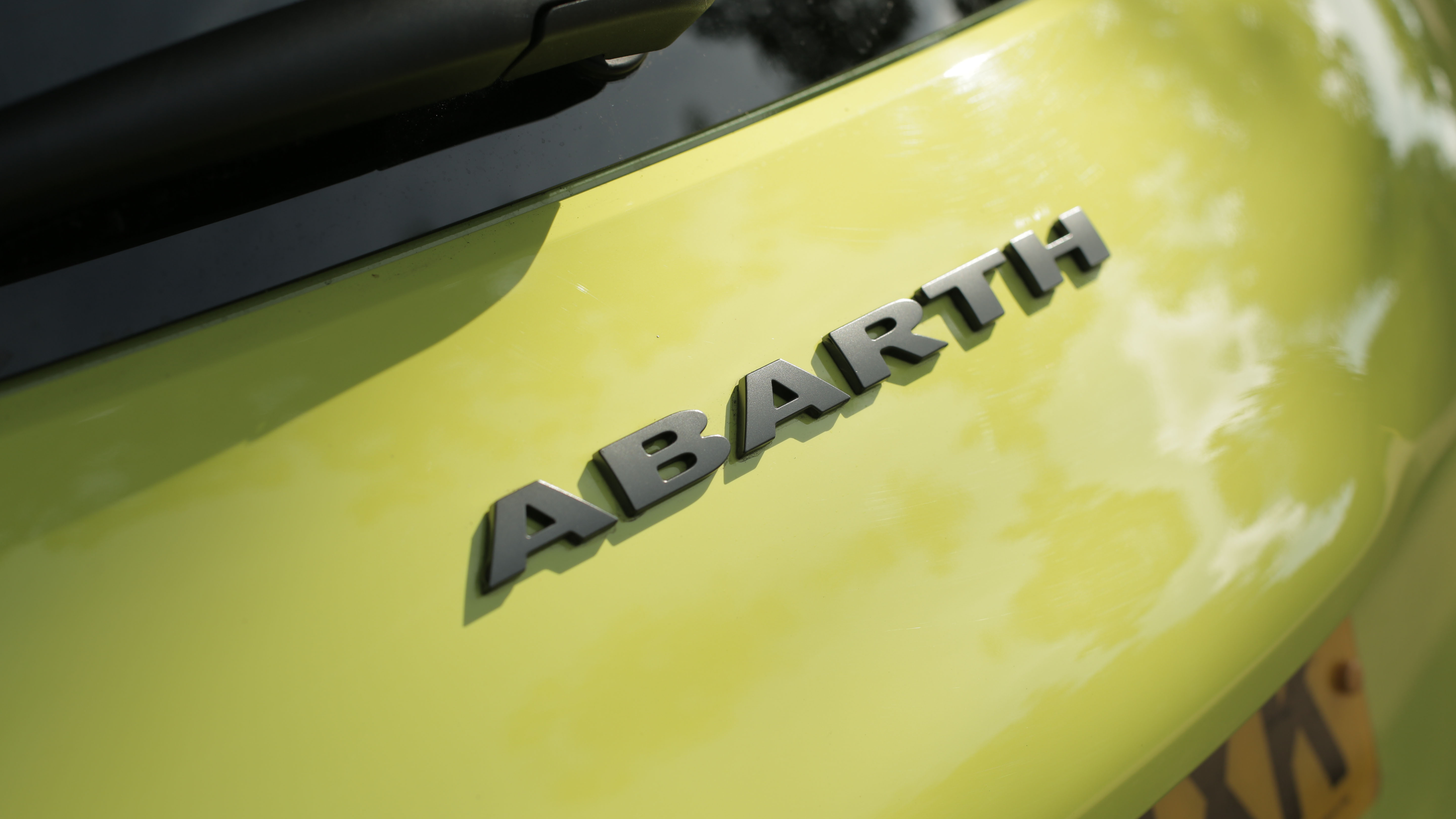 ABARTH 500 ELECTRIC HATCHBACK 114kW 42.2kWh 3dr Auto